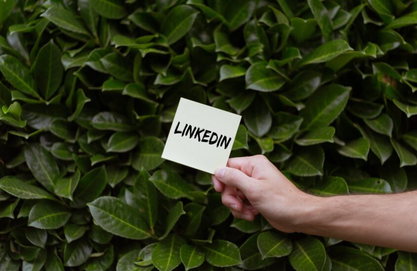 These 10 LinkedIn Tips Will Make You a Better Networker